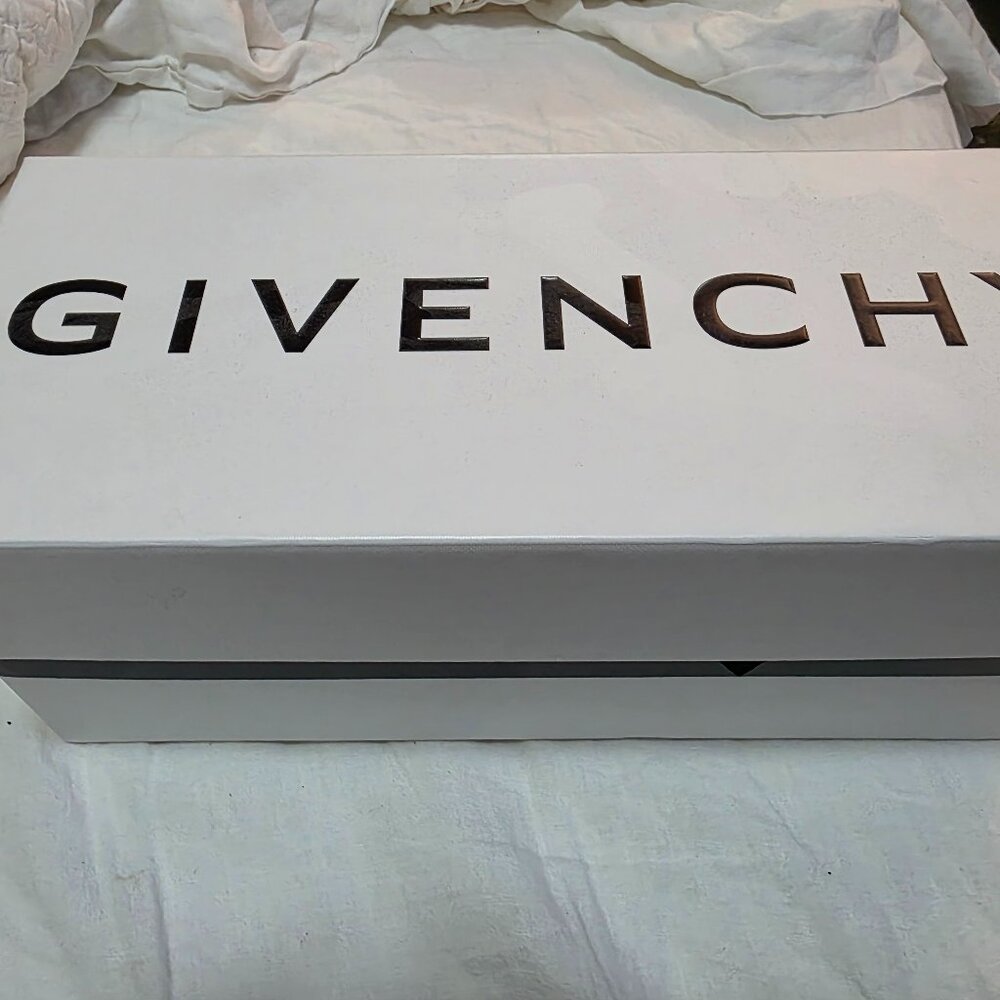 Givenchy slides italy brand new with box 12 - Picture 3 of 5
